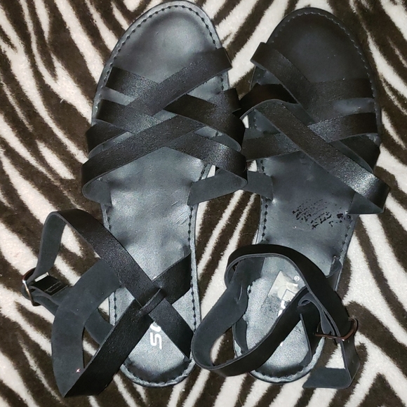 Black Sandals - Picture 5 of 5
